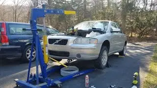 Engine is Out of the Project Volvo S60!!!