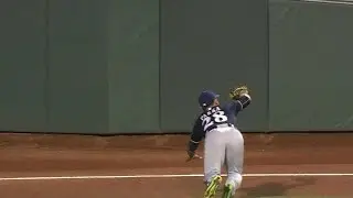 MIL@SF: Parra's jersey covered with dirt after catch