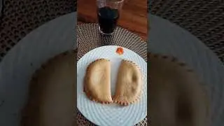 eating pizza pops 😋