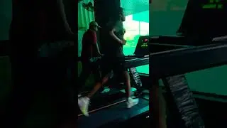 Treadmill Runn💨 (12km/h) #puma #trending #fitness #gymmotivation #training #running #runner #music