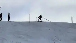Slalomträning i Sundsvall på en tisdag kväll med U-16 och Fis-åkare med saltning 2024-04-16
