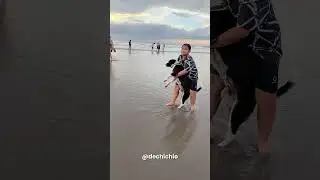 ke pantai with dechi