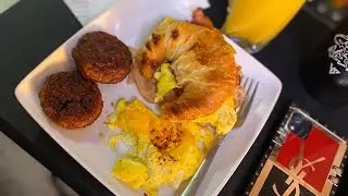 Breakfast & Bears /Lose Ounces#breakfast #chicagobears #drifit #gym #subscribe #fyp @Malikonbihness 