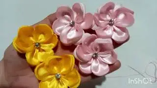 flor betty simples com fita de cetim
