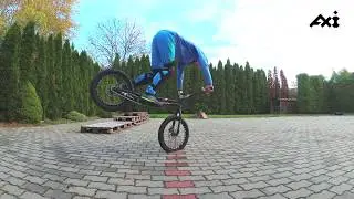 My front wheel hops after 2 weeks training (4k)