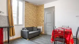 Apartment Large and calm studio in the heart of Bordeaux Welkeys, France
