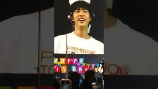 BTS Army bomb wave and happy birthday Jin PTD on stage day 4 FANCAM 211202
