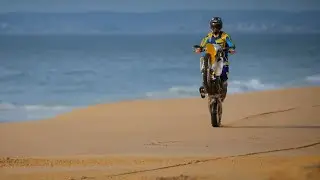 2016 Yamaha WR450F | Daniel Milner Tackles the Dunes