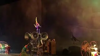 Hand stand act in Cirque Du SOLEIL SHOW