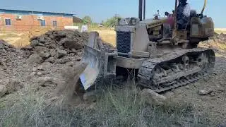 Use work assistance bulldozer  The power of the machine pushes the soil to be leveled by force
