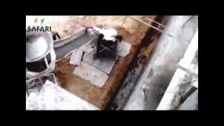 Mini Crane - lifting RMC with bottom discharge bucket