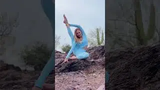 Best yoga poses for photo shoot ✨ #compasspose #yogagoals #2022goals #mindfulness #yogaasana