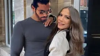 Stunning photos of the couple Can Yaman and Demet Özdemir have emerged!@EşrefRüyafan-r8z 
