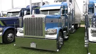Грузовик Peterbilt 389 2024 года выпуска замечен на выставке грузовиков в Вудстоке в 2025 году.