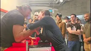 Two hand arm wrestling with @devlarratt 