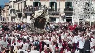 Reggio Calabria, la Vara si inclina: il momento dell'incidente alla Processione della Madonna