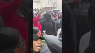 Мужчина во всем черном пришел защитить чикагскую маму 😳