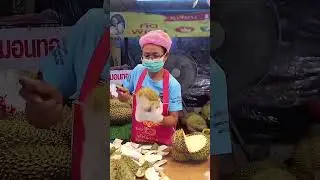 #Opening a durian with bare hands #Thai golden pillow durian #Opening in Thai styledurian