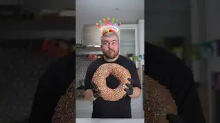 Это мой праздничный пончик 🍩 @patrickzeinali