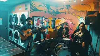 'Som'n Else' - LingJay | Laundromat Sessions