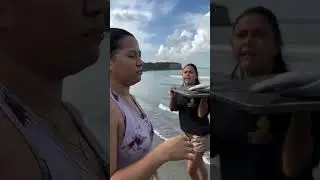 Cuando pasa la que vende pescados #pescado #fishseller #fishselling #seabeach #beach #market #sell