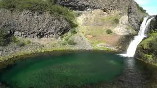 World of Waterfalls: Overlooking Gjarfoss and Its Colorful Plunge Pool