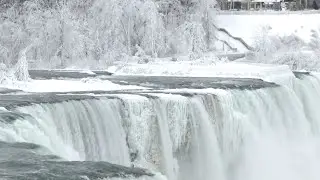 Parts of Niagara Falls freeze due to cold snap/winter storm