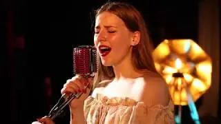 Sia - Everyday is Christmas (Miriam Gallová Cover)