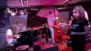 BAISER SAL&Eacute; : NINA GAT JAZZ JAM🎹🥁🎻🎷🎺🎸🔥🔥🔥🔥🔥🔥🔥🔥🔥🔥🔥🔥