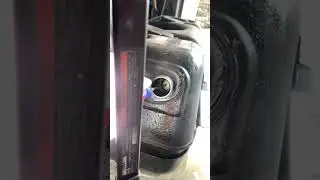 2001 jeep TJ 4.0 Not taking gas fuel problem filling up