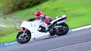 Roger RUIZ (film Alain Crl) VFR750 RC24 de GB Classic