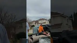 CONTRACTOR IS NOT HAPPY #junkremoval #howtomakemoney #garbageremoval