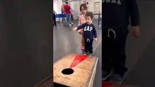 Baby brother comes to sister&rsquo;s rescue 👶🏻❤️👧🏻