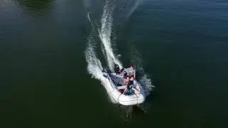 HonWave T35, Erste Testfahrt mit dem neuen Schlauchboot. Bootfahren mit 20 PS Suzuki Au&szlig;enboarder.