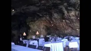 Ресторан в пещере Гротта Палаццезе Италия Grotta Palazzese