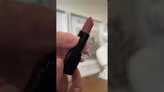 labial viral de AVON