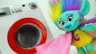 Guardería Infantil - Trolls juguetes y la Princesa Sofia.