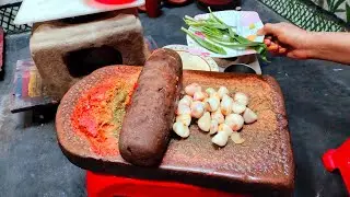 গাছের টাটকা ধনেপাতা দিয়ে লাল শুটকি ভর্তা। সাথে সবাই মিলে পাটায় ভর্তা ভাত খেলাম | শুঁটকি ভর্তা