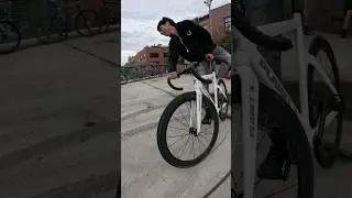 FOLLOW CHI_WDZ ON INSTA FOR MORE #bikes #cycling #fixedgearbike #fixedgearbikes #chicago #fixedgear