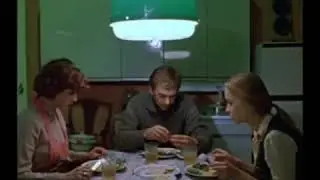 Москва слезам не верит. Диалог за столом