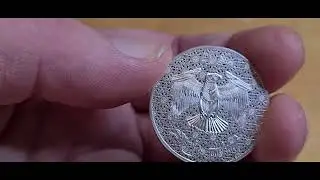 Syria Mint, Queen Bee Giveaway 