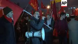 Hundreds mark 1917 Revolution at rally in Moscow