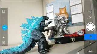 Markzilla vs spacegodzilla but this is sparta