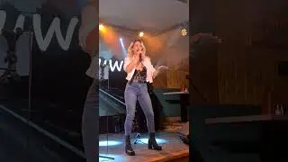 Kimy Touw en el Hard Rock Café, Playa del Inglés