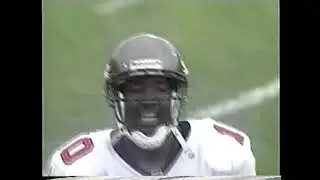 2000 - Buccaneers pull off fake spike against the patriots