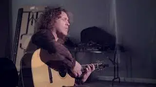 PRiMi 20230328 - Guillaume Gargaud on acustic guitar