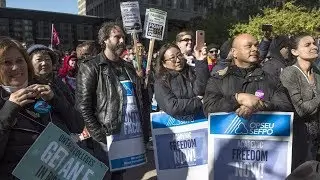 Ontario college students join striking faculty at rally