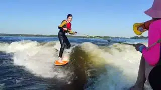 Расслабляюсь на Wake surfing