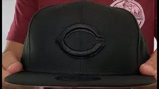 Cincinnati Reds TEAM-BASIC BLACKOUT SNAPBACK Hat by New Era