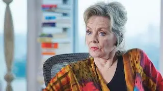 🔥 Jean Smart Makes History with Critics Choice Win 🎭✨